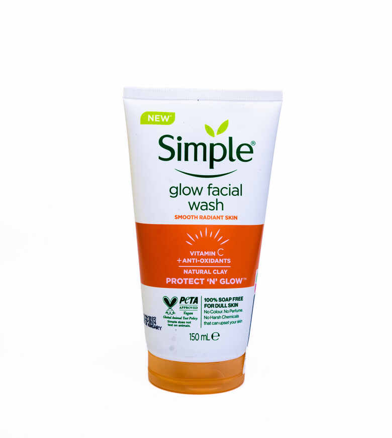 Simple Protect n Glow Facial Wash 150ml
